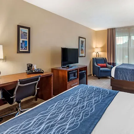 Comfort Inn & Suites Virginia Beach - Norfolk Airport Exterior photo