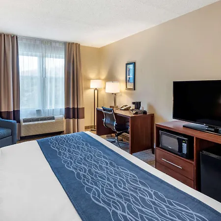 Comfort Inn & Suites Virginia Beach - Norfolk Airport Exterior photo