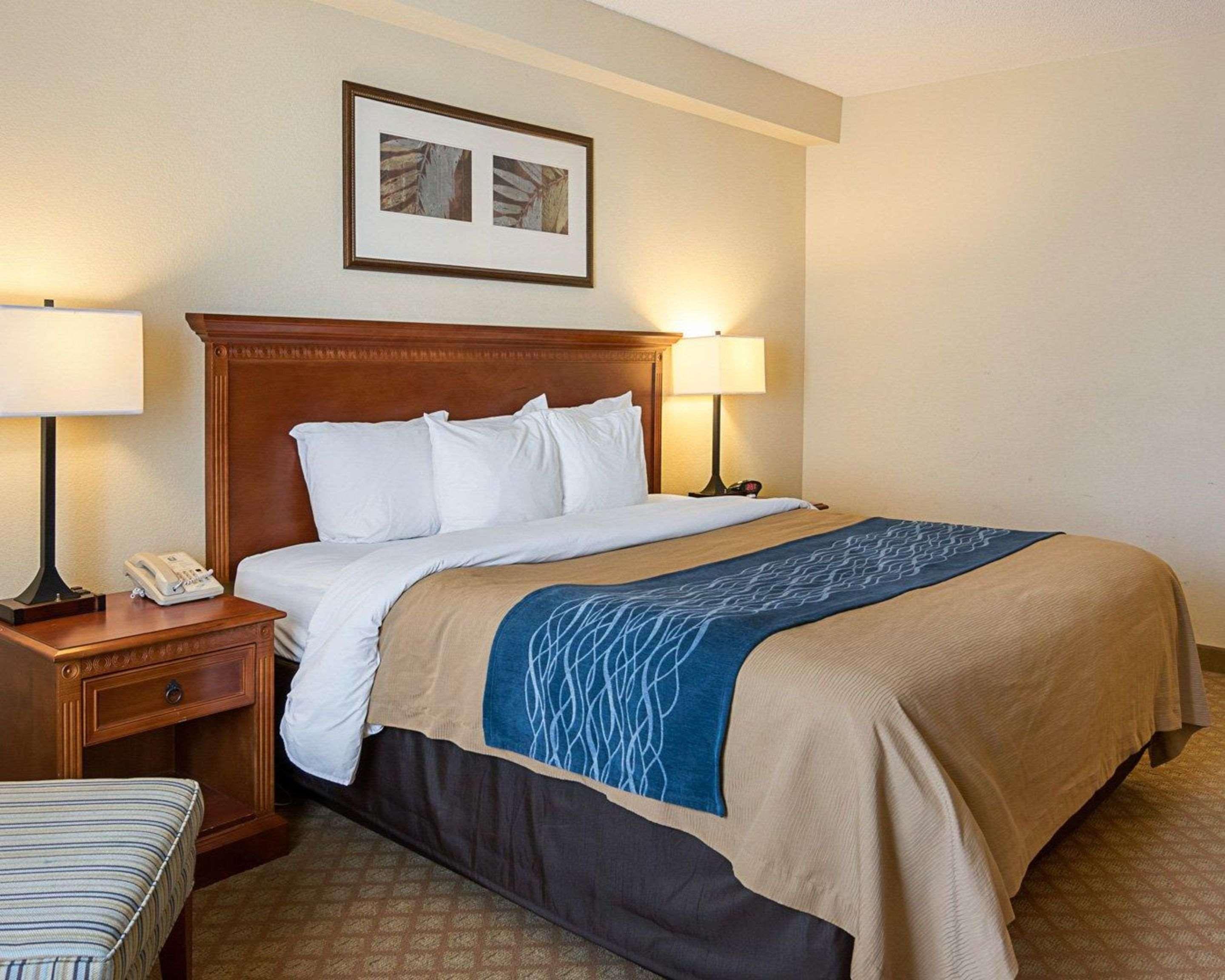 Hotel Comfort & - Norfolk Airport