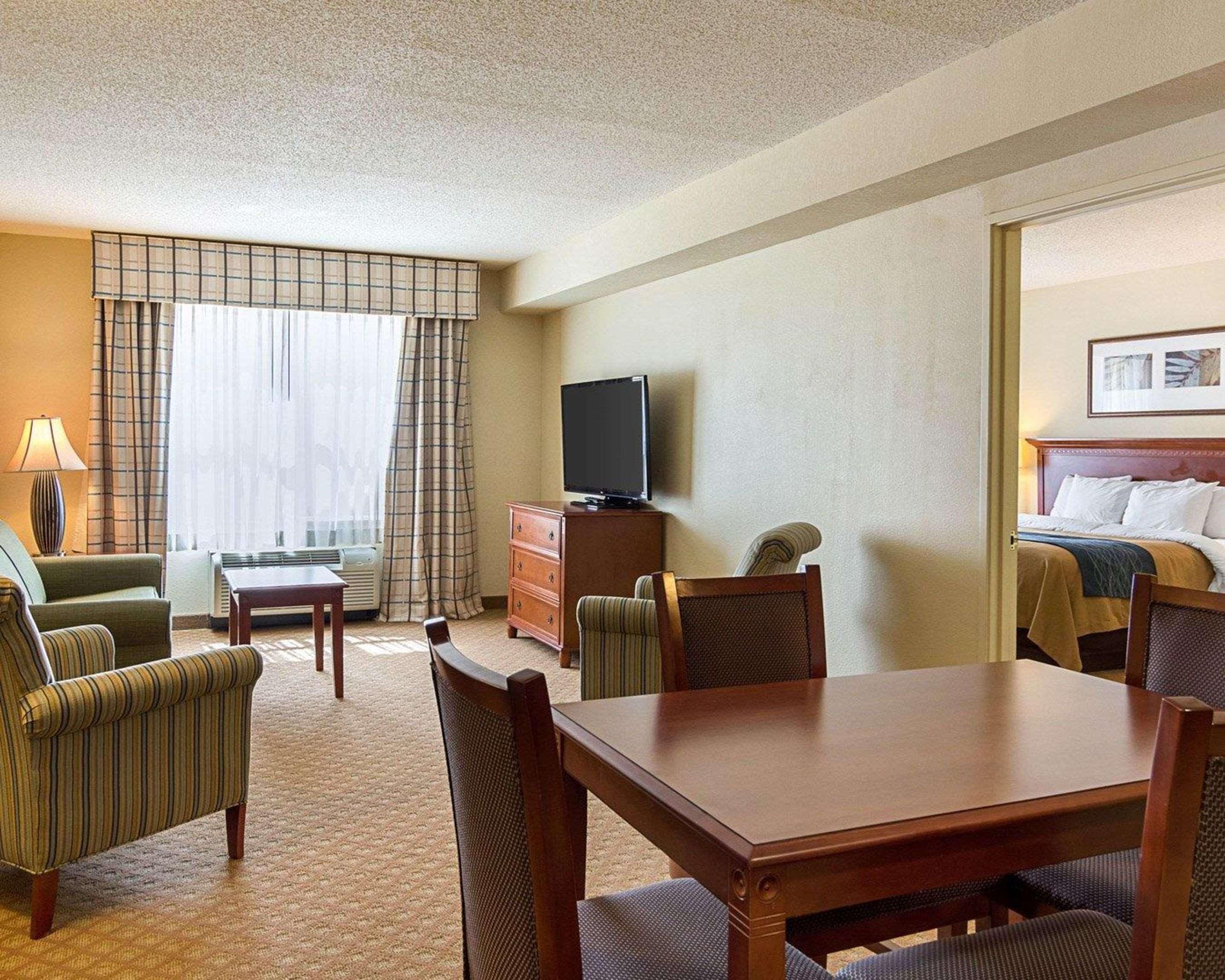 Hotel Comfort & - Norfolk Airport