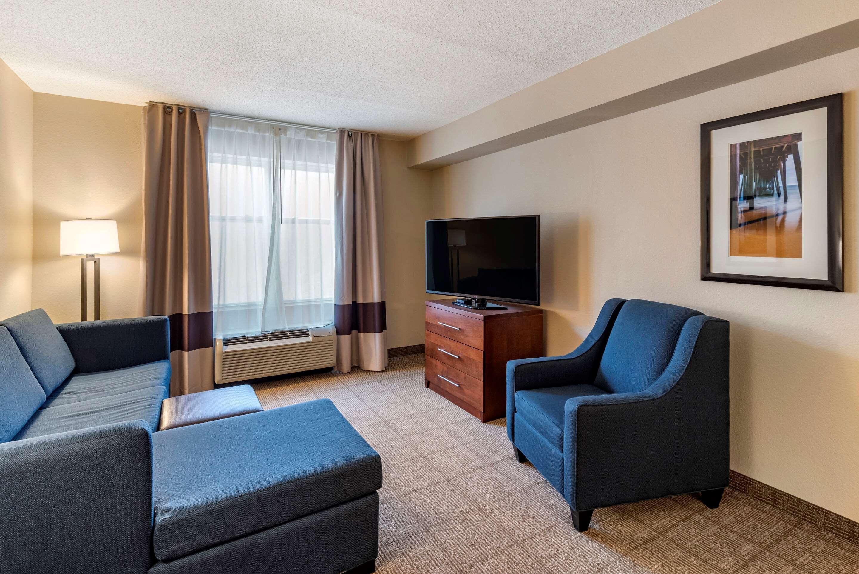 Comfort & Virginia - Norfolk Airport