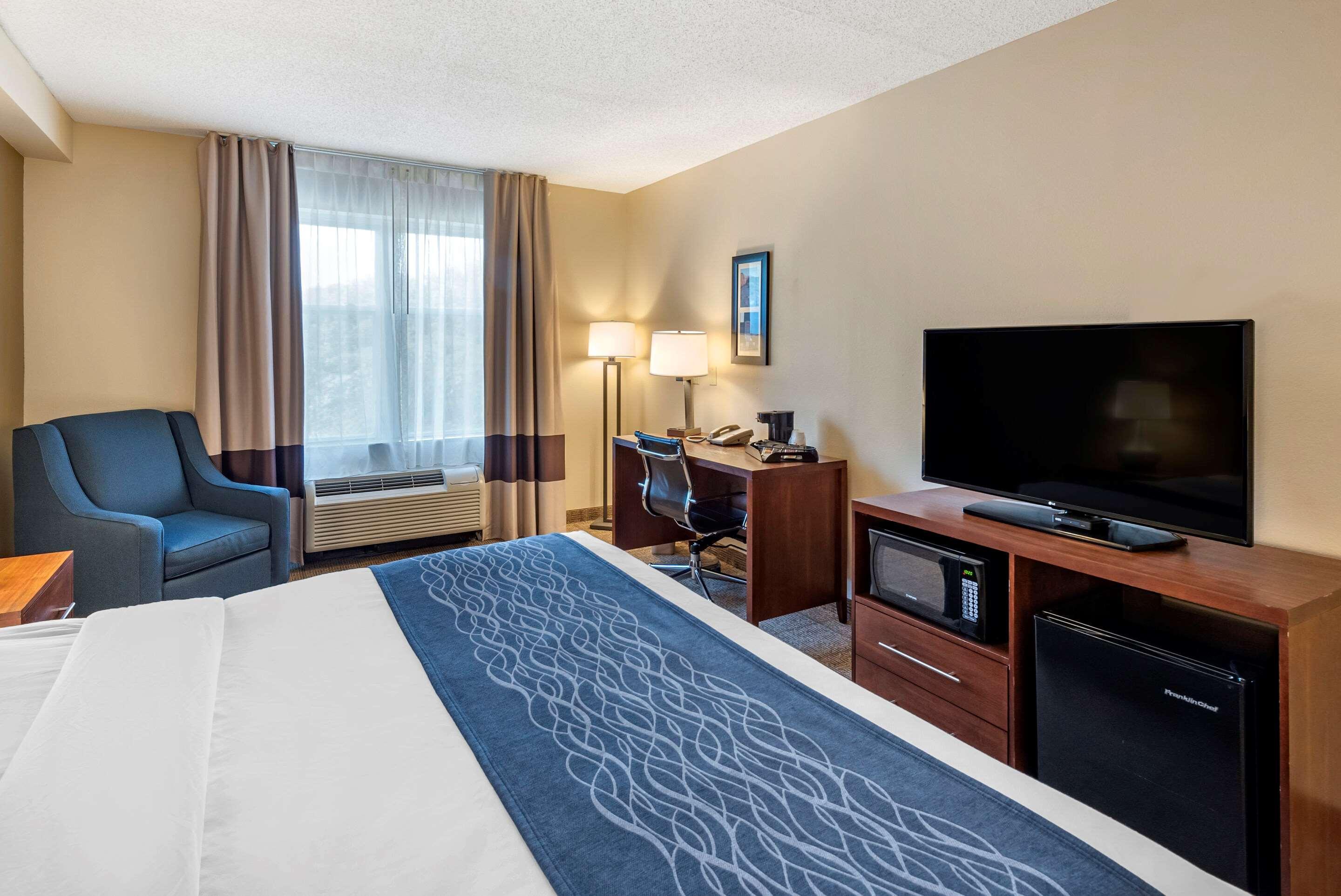 Hotel Comfort & - Norfolk Airport